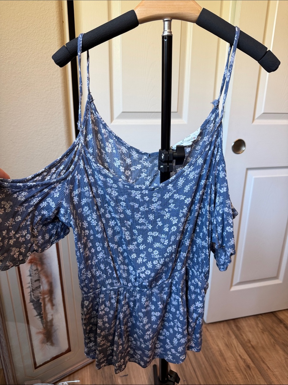 E21 Hippie Rose Blue Floral Cold-Shoulder Top with Peplum Silhouette